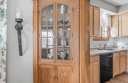 Southwest Minneapolis House | Charming Tangletown Georgian Colonial House, 8 mins to Downtown