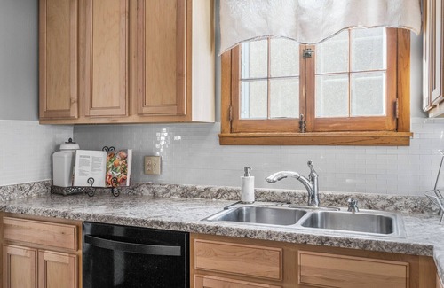 Southwest Minneapolis House | Charming Tangletown Georgian Colonial House, 8 mins to Downtown