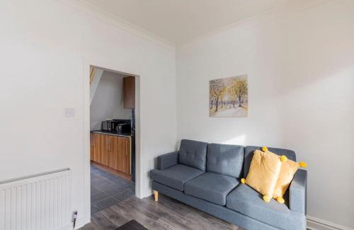 Hoylake House | Charming Terraced House in Central Hoylake