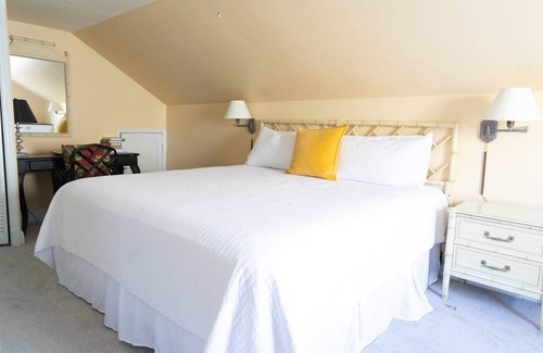 Faubourg Marigny Hotel | Charming Three Bedroom Cottage - sleeps 7