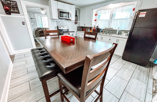 Hot Springs Cottage | Charming Time of Our Lives Cozy Cottage with Fire pit! Pet Friendly Fenced Yard!