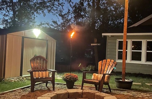 Hot Springs Cottage | Charming Time of Our Lives Cozy Cottage with Fire pit! Pet Friendly Fenced Yard!