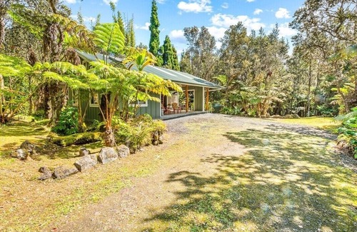 Ohia Estates Cottage | Charming tiny home w/heated floors 5 min from Volcanoes National Park entrance