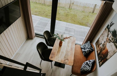 Balkbrug House | Charming Tiny House Getaway with Terrace.