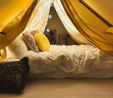 Sint-Gillis Apartment | Charming Top-Floor Apartment with Unique Loft Design