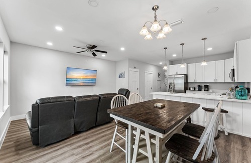 Panama City Beach House | Charming Townhouse Just Steps from the Beach