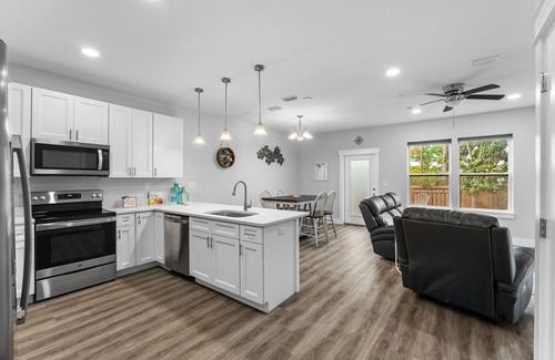 Panama City Beach House | Charming Townhouse Just Steps from the Beach