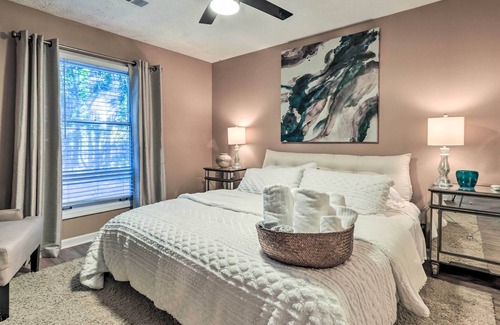 Fayetteville House | Charming Townhome w/ Yard ~ 25 Mi to Dtwn ATL