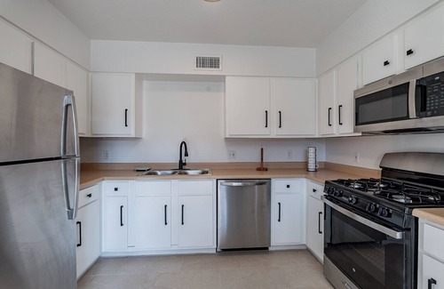 Springpointe House | Charming townhome with AC and WiFi in wonderful Green Valley