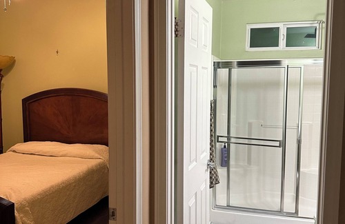 La Sierra House | Charming townhome with WiFi and AC in delightful Riverside