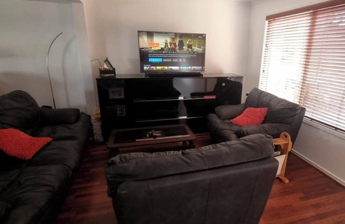 Tweed Heads House | Charming Townhouse.nRelax in our warm, townhouse just 8 min Kirra Coolangatta.