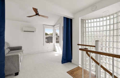 Old Town West House | Charming Townhouse in Historic Old Town Alexandria - Perfect for Families and Groups