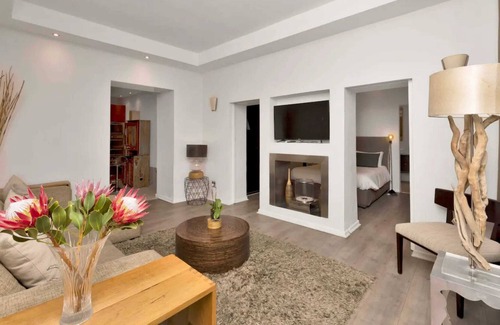 Cape Town City Centre Cottage | Charming Townhouse in De Waterkant