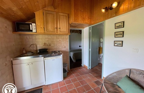 Beauvoir-sur-Mer Cottage | Charming traditional cottage in the Breton Marsh