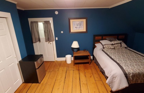Eastern Vermont House | Charming traditional VT home 12 minutes from Stowe