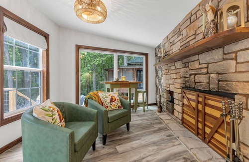 Cadiz Cottage | Charming Treehouse Haven located near Lake Barkley. Close to Turkey Bay & ramp