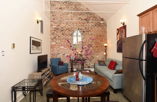 Treme Cottage | Charming Treme Cottage 3 Blocks From French Quarter