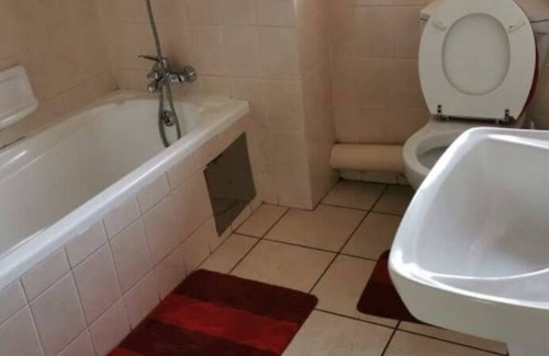Pretoria Bed & Breakfast | Charming Tshwane B&B with Secure Entrance & Central AC