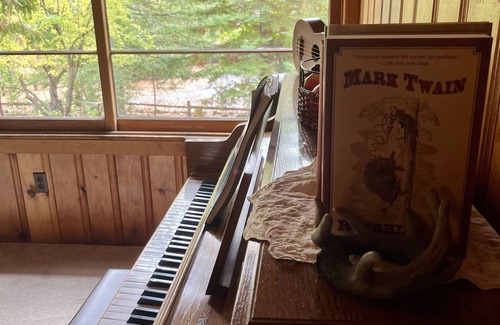 Twain Harte House | Charming Twain Harte Cabin with central AC/heat, Campfire pit, Lake-privileges.