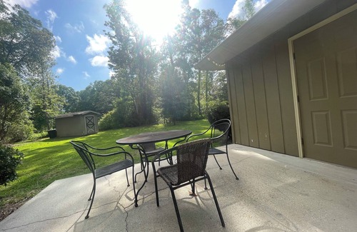 Magnolia Springs House | Charming two bedroom cottage steps away from Magnolia River in Magnolia Springs