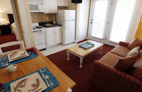 Lackey Cottage | Charming two bedroom in The Cottages at King's Creek Plantation