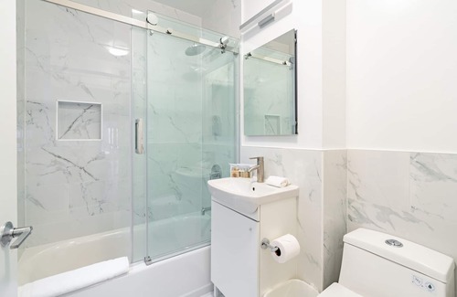 Upper East Side Apartment | Charming Two Bedroom Conveniently Located on UES