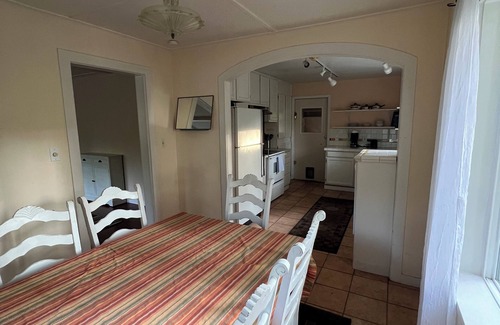 Waldport House | Charming two bedroom cottage placed among the trees just outside Waldport