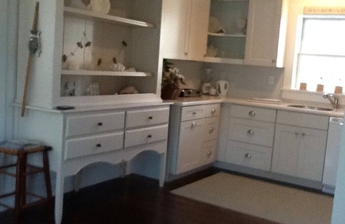Brewster Cottage | Charming two-storey shingled Cape Cod cottage, off Cape Cod Bay. With priv pond.