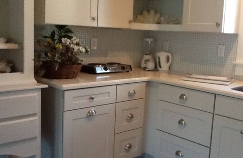 Brewster Cottage | Charming two-storey shingled Cape Cod cottage, off Cape Cod Bay. With priv pond.