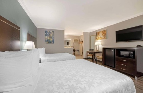 Anaheim Resort Hotel | Charming Unit Just 15 Min Stroll to Downtown Disney Fun!