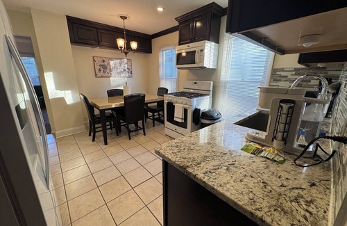 Lakewood House | Charming Updated 2-bedroom Lakewood Oasis