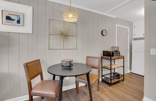 Rosewood House | Charming updated bungalow in the awesome Rosewood community of Columbia.