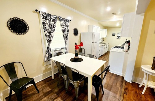 Gulfport Cottage | Charming Updated Cottage Near Beach | Dog-friendly