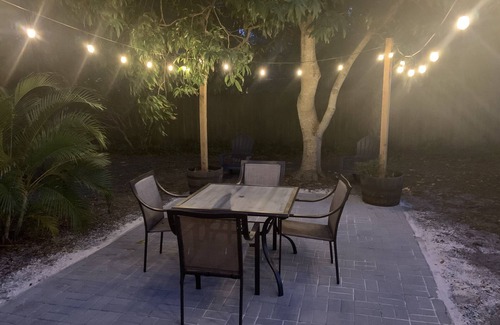 Ringling Park House | Charming Updated & Pet-Friendly Ranch Close to Beaches, Baseball, and Downtown