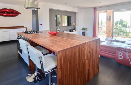 Taradeau Apartment | Charming upper villa + private pool & jacuzzi