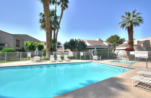 Rancho Mirage Condo | Charming Upscale Condo - Only Steps to 'The River'