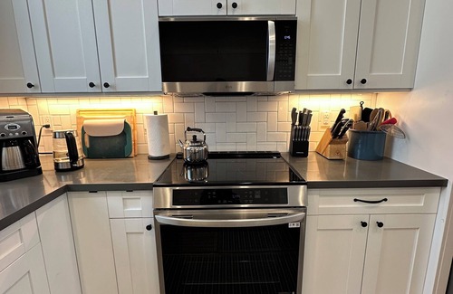 Noe Valley Apartment | Charming & upscale Noe Valley 2BR/1.5BA. Walk to Shops, Dining & Transit Access