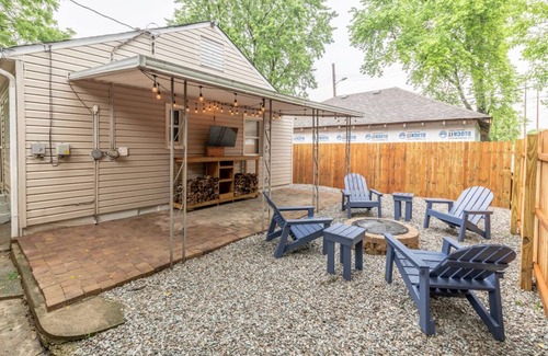 Indianapolis House | ❤️Charming Urban Oasis | Backyard with a Fire Pit 🔥
