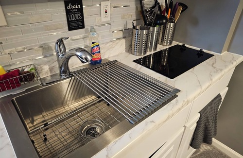 Baltimore House | Charming Urban Retreat: 4 Bedroom, 2 Bath Townhouse in Baltimore City, Maryland