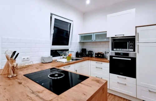 Schwandorf House | Charming Vacation Home “Ludwig der XVI” with Wi-Fi, Terrace & Garden