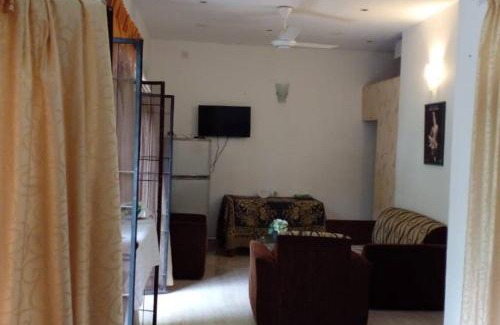 Battaramulla South Apartment | Charming vacation home near Diyawanna lake