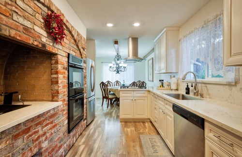 Marina House | Charming vacation home near the ocean. Private and gated.
