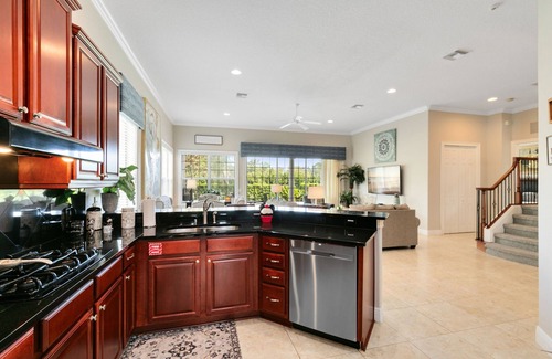 Reunion House | Charming vacation villa on resort w/private pool