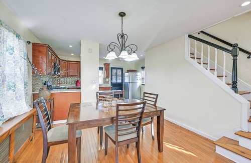 Valley Stream Cottage | Charming Valley Stream Home: 24 Mi to Central Park