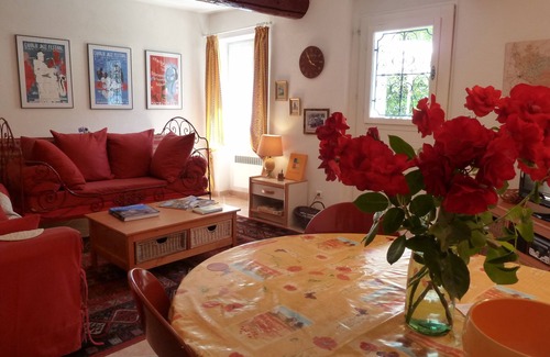Pernes-les-Fontaines Cottage | Charming village cottage renovated with taste at the heart of the Vaucluse