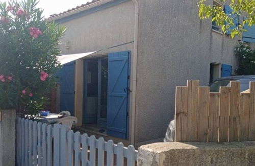Sainte-Marie-Plage Villa | Charming villa 200 metres from the sea with shared swimming pool
