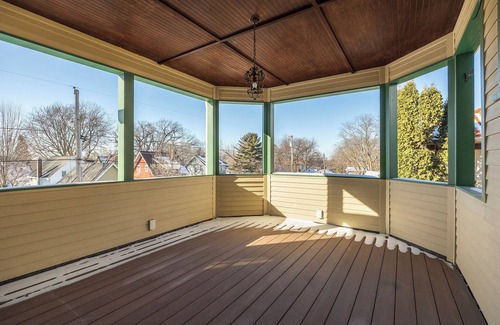 West Side House | Charming Victorian 5-bedroom house -fully updated- in marvelous Saint Paul
