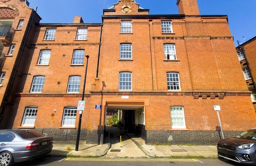 Stepney Green Apartment | Charming Victorian Flat Featured on TV | PTK