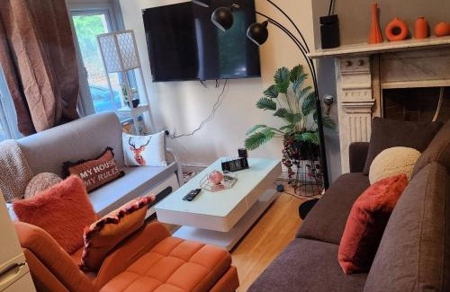 Wolverhampton Apartment | Charming Victorian Apartment in Central Wolverhampton