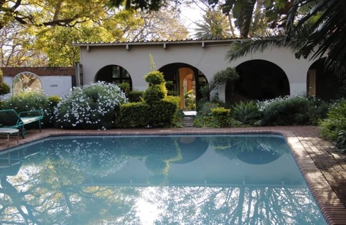 Bulawayo House | Charming Victorian Guesthouse just 1km from City Center!nnnnnnnnnnnnnnn